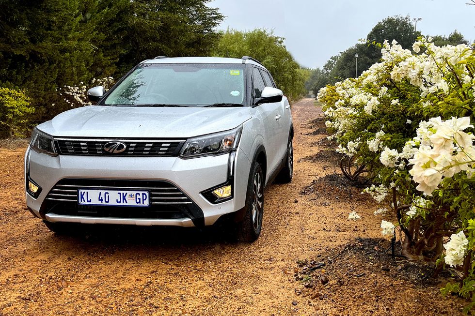 Mahindra XUV300 W8