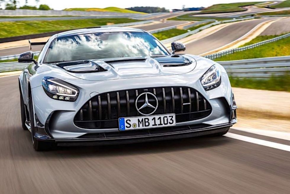 amg-gt-black-1