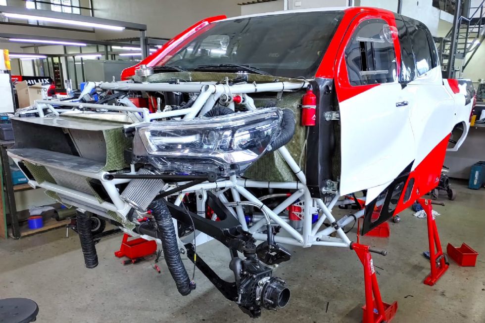 A Dakar Hilux comes together