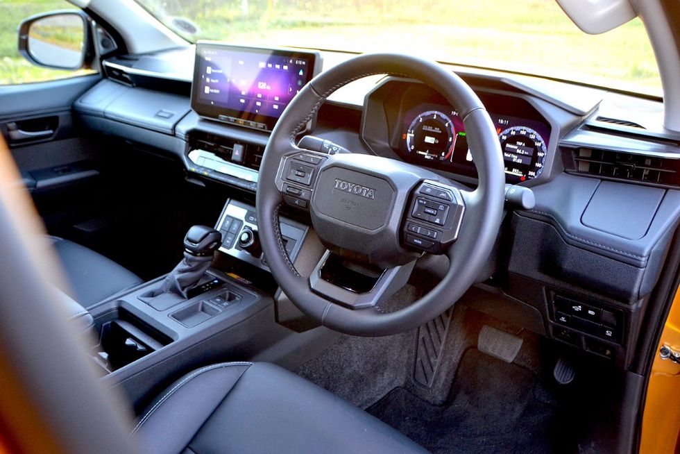Toyota Hilux Legend 3.JPG