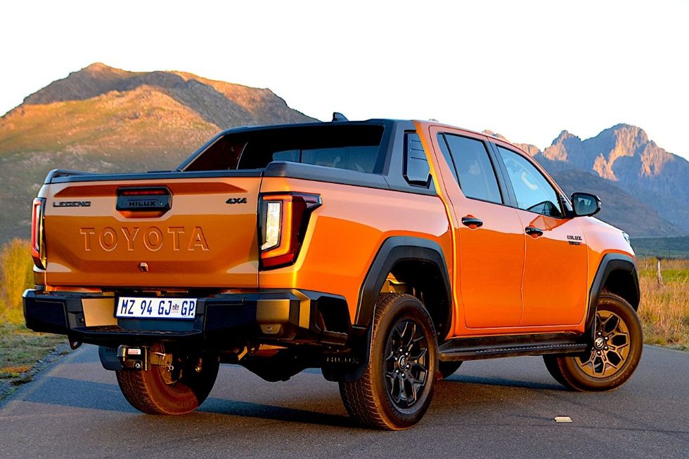 Toyota Hilux Legend 2.JPG