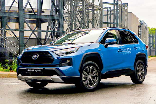 Toyota RAV4 E-Four Hybrid