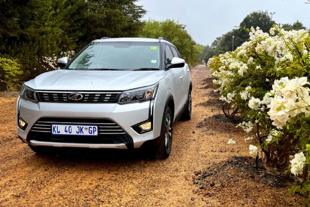 Mahindra XUV300 W8