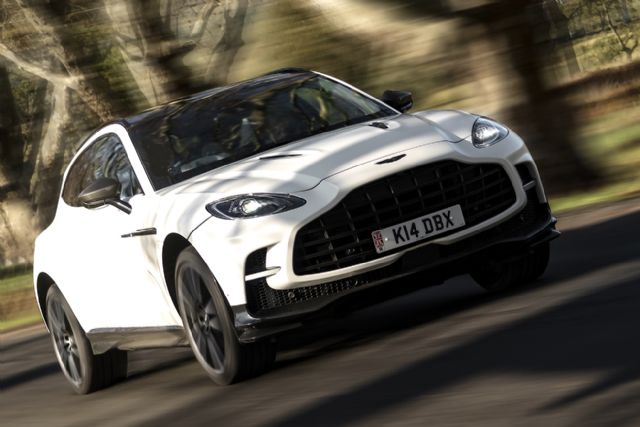 Aston Martin DBX707