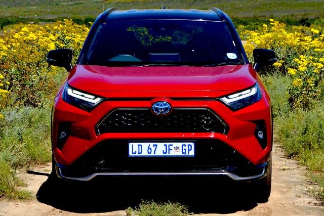Toyota RAV4 Plug-In 1