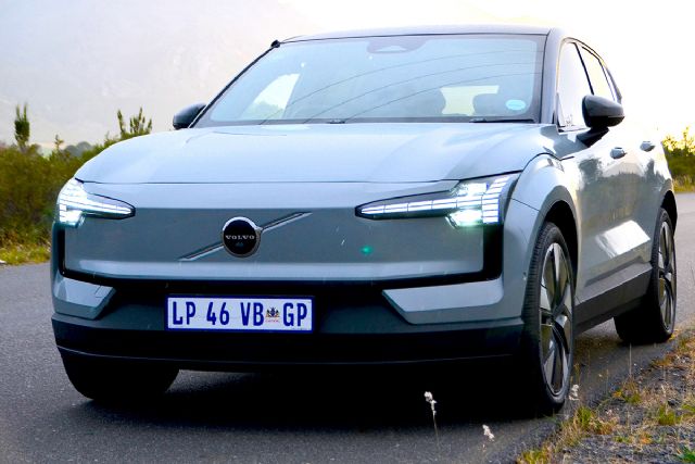 Volvo EX30 1