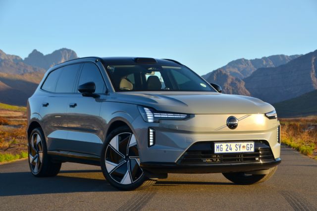 Volvo EX90 1