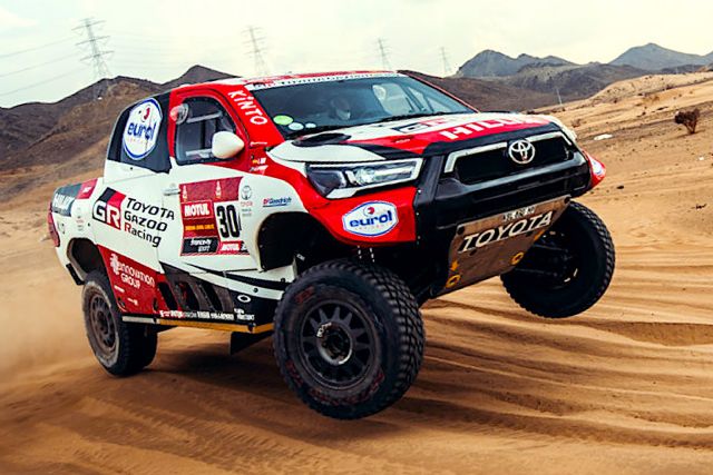 Shaking dowm. De Villiers' Hilux