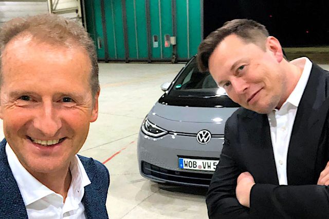 diess-musk-in-berlin
