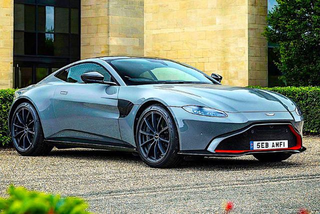 Aston-Martin-Vantage-AMR-Vettel-169FullWidth-c058824f-1722366