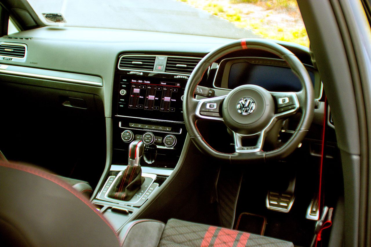 VW Golf GTI TCR