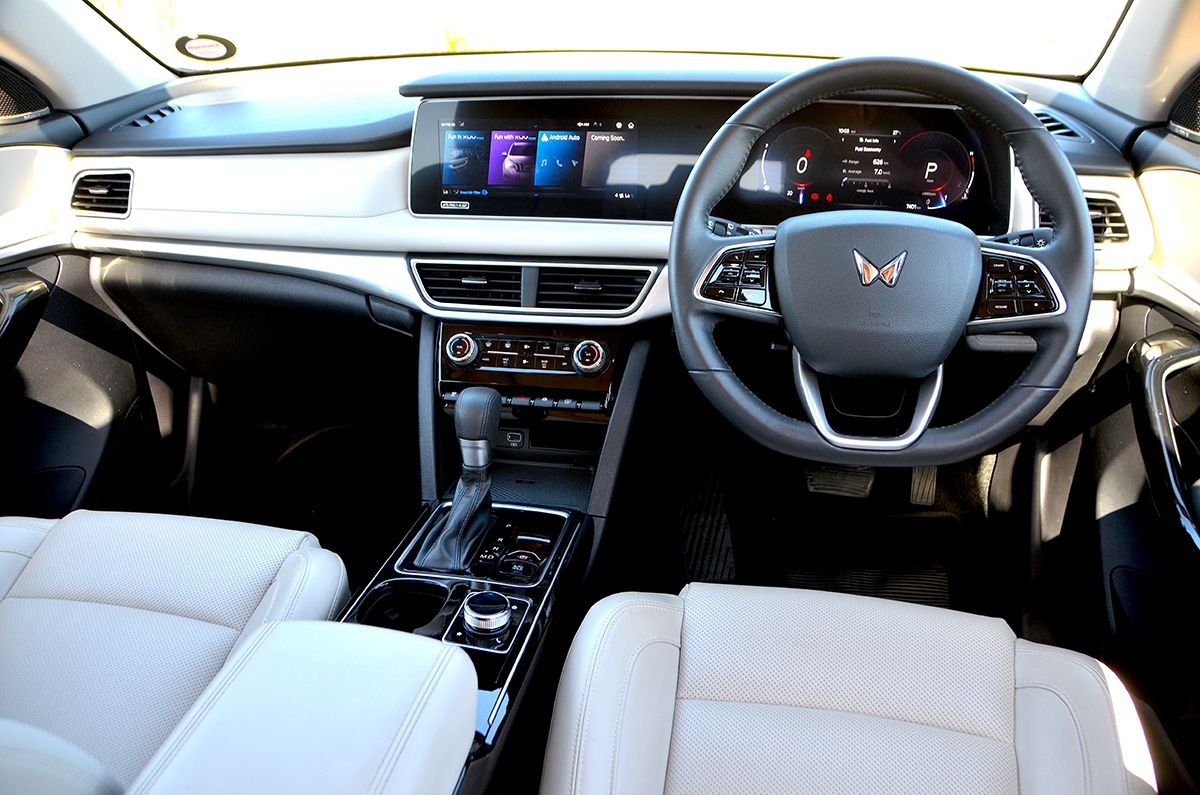 XUV700