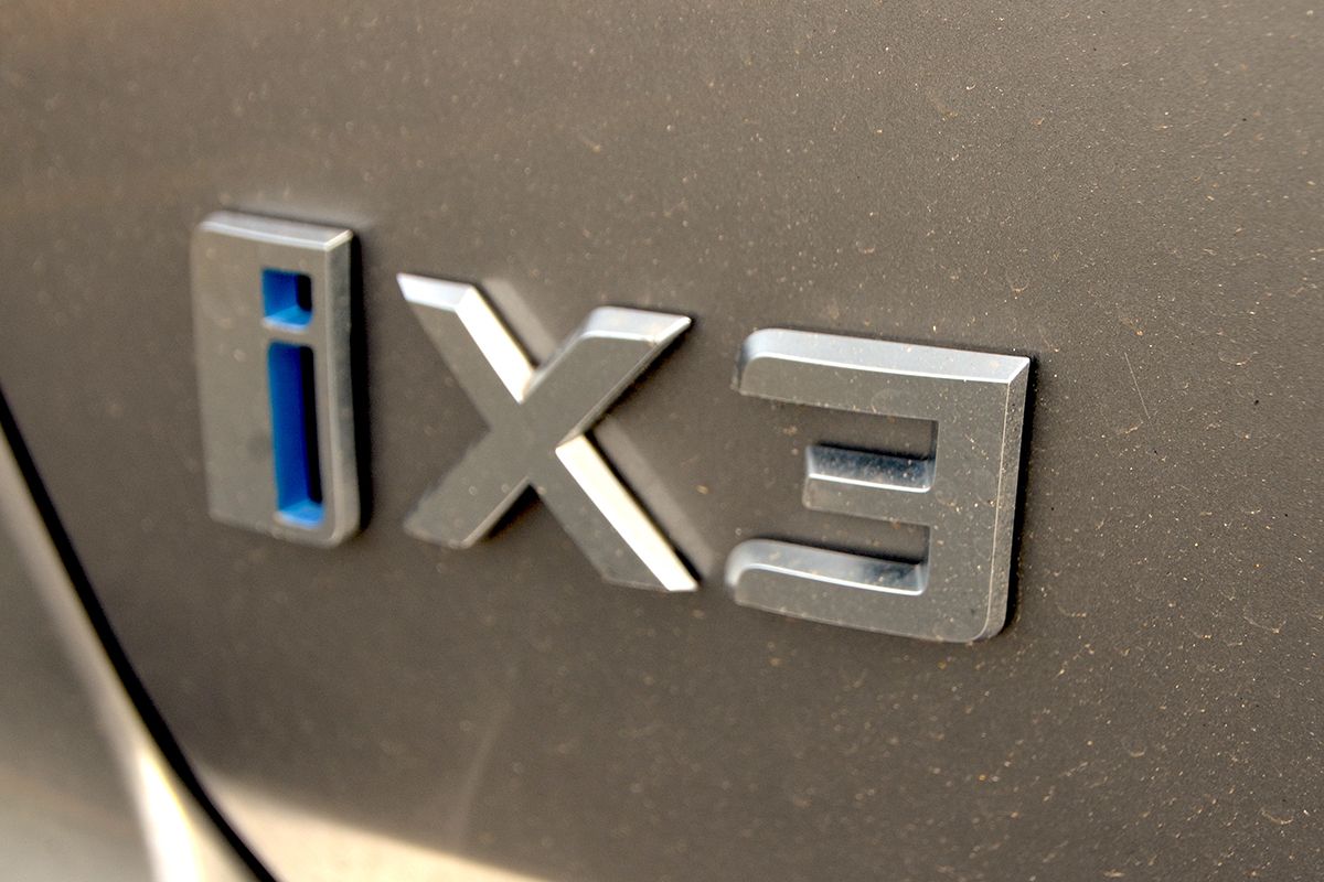 iX3