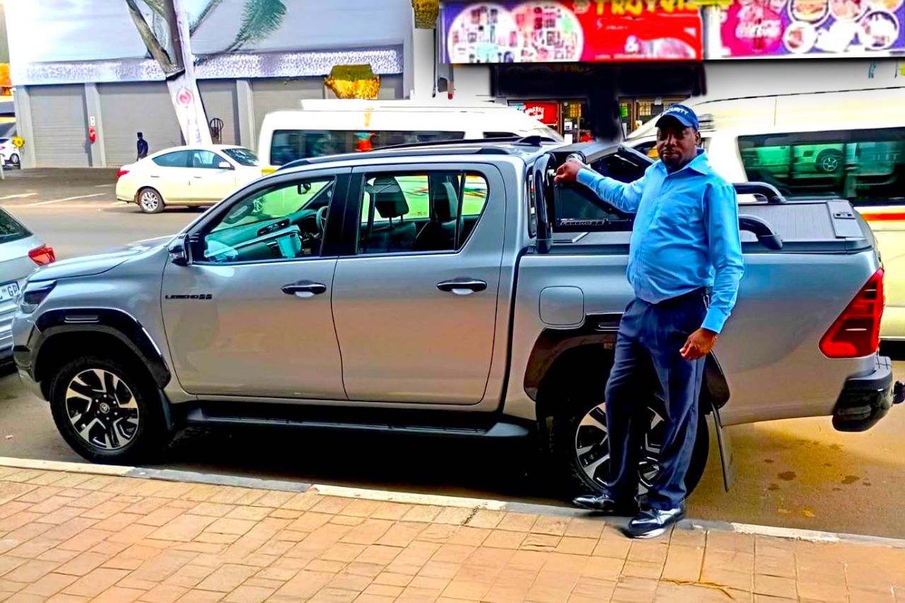 Toyota Hilux Legend