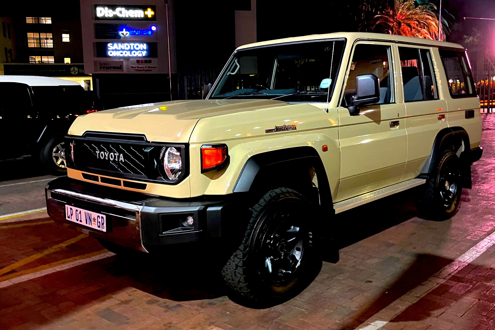 LONG LIVE THE KING! FIRST BITE AT CRUISER 70 WAGON - Auto.